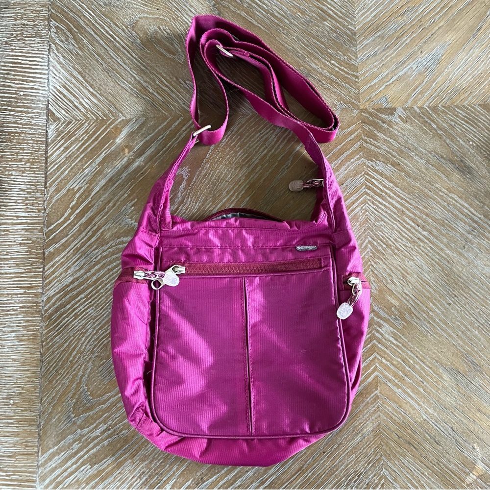 Elegant Fuchsia Crossbody Bag